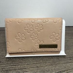 Frye & Co. Tan Floral Embossed Wallet. Faux leather. ID pouch. Pre-owned.